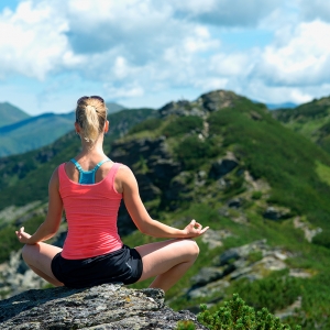 5 Yoga Moves for Hikers