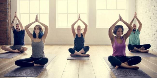 200 hr yoga teacher training intensive